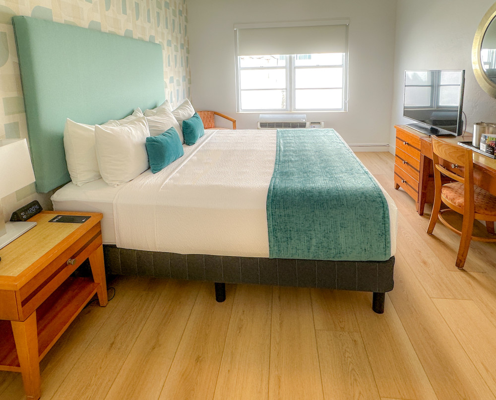Avalon Hotel Classic King Room