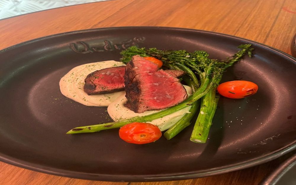 Una succulenta 5 oz di filetto di manzo alla griglia