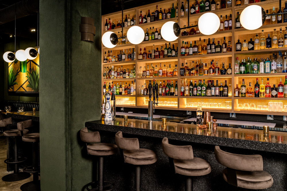 Welcome to Our Bar, where Happy Hour becomes a true delight. Gather with friends, enjoy expertly crafted cocktails, indulge in mouthwatering bites, and let the good times roll.