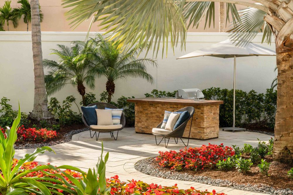 Take advantage of our Grill or have your own private chef from our Bistro, top service and poolside grilling that you and your guests will never forge