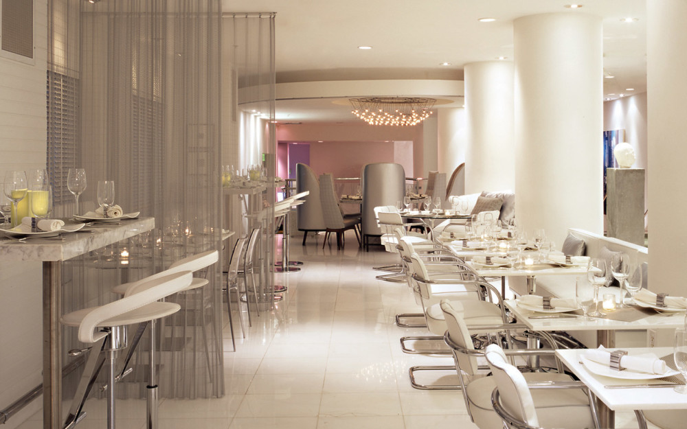 Canvas Restaurant at the Sagamore Art Hotel
