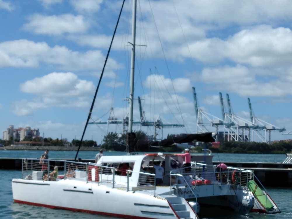 Catamaran Mariah 49-Person capacity