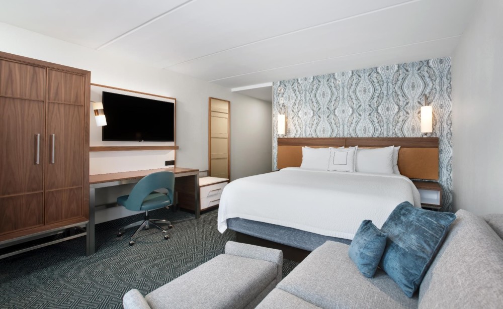 King size Guestrooms with Sofa Bed. Clean look and feel for your memorable stay