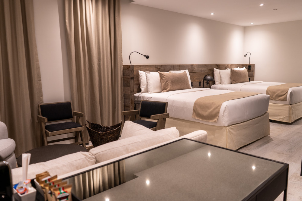Nassau Suite- Queen suite with 2 queen beds