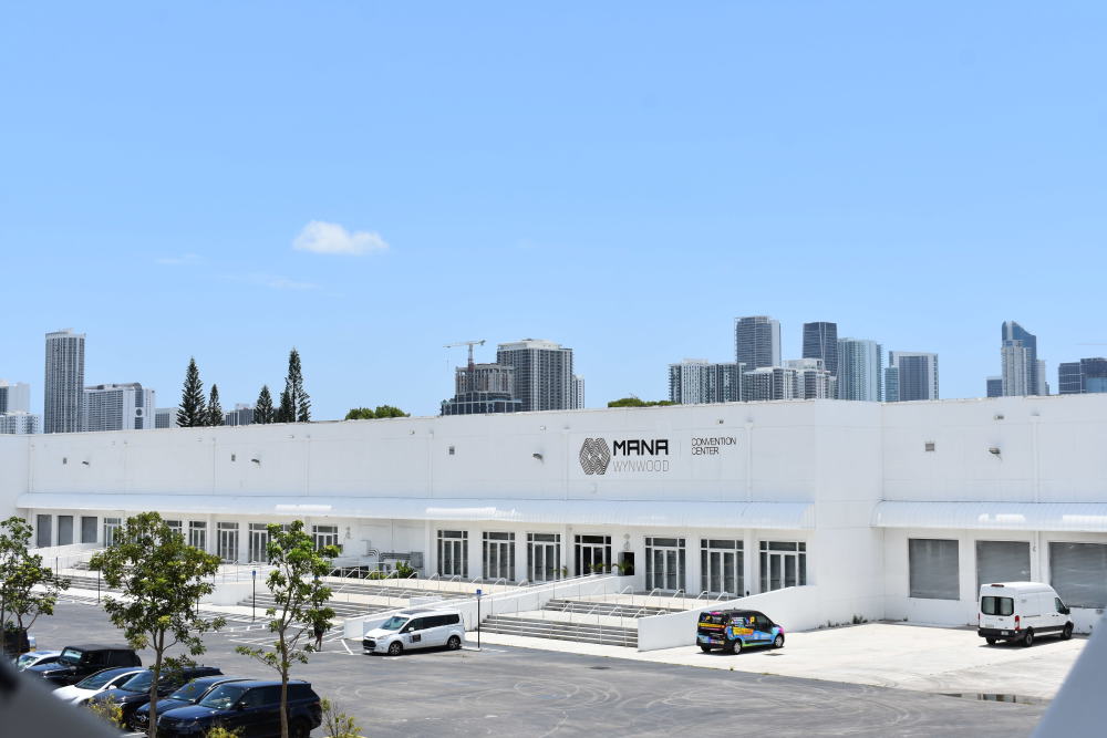 Este centro de convenções com serviço completo é a joia da coroa do Mana Wynwood campus, oferecendo um amplo 100.000 instalação com ar condicionado de pés quadrados.