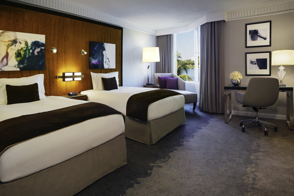 Guest room with 2 double beds