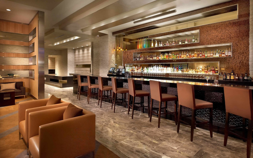 EB Hotel Miami bar