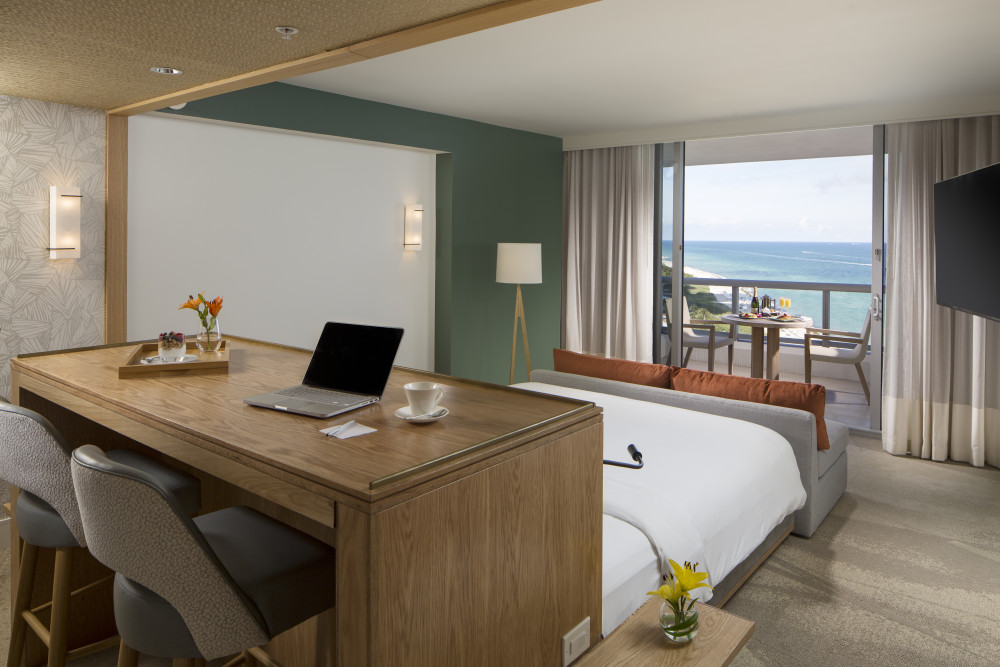Junior Suite King Ocean View - Eden Roc Miami Beach