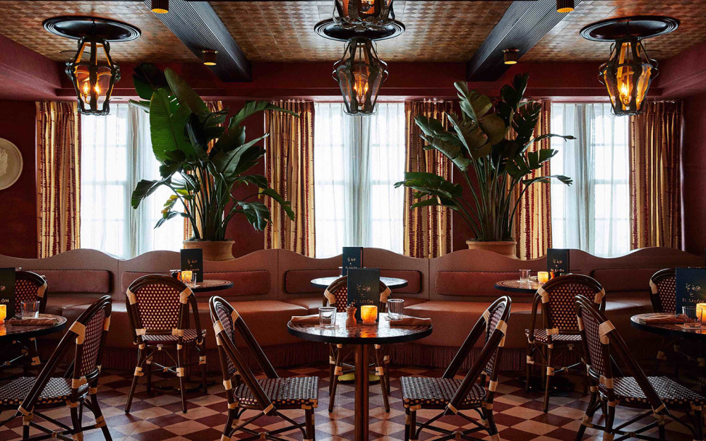 El Salon restaurant interior