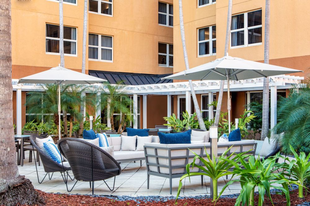 Enjoy a beautiful sunny day from our outdoor courtyard, we offer ample seating for you to relax and unwind