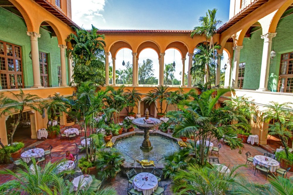 Fontana Courtyard