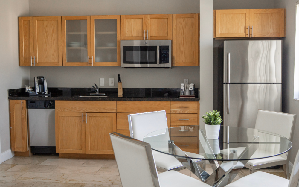 Full size kitchen and dining table. Double Bed Suite