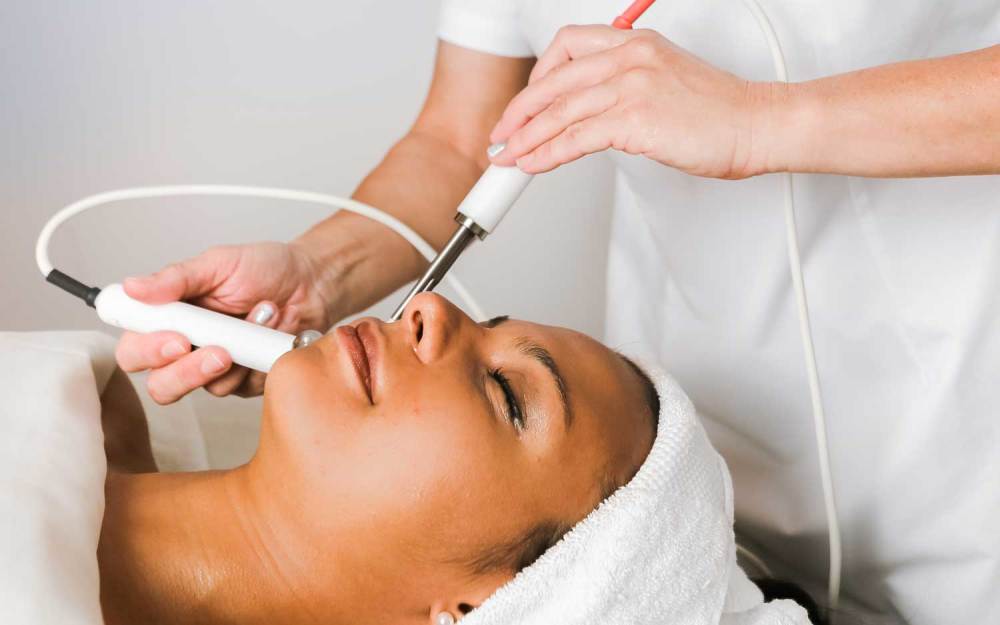 Non-Surgical Face Lift - This non-invasive treatment is designed to lift and firm sagging skin, and to immediately restore radiance.