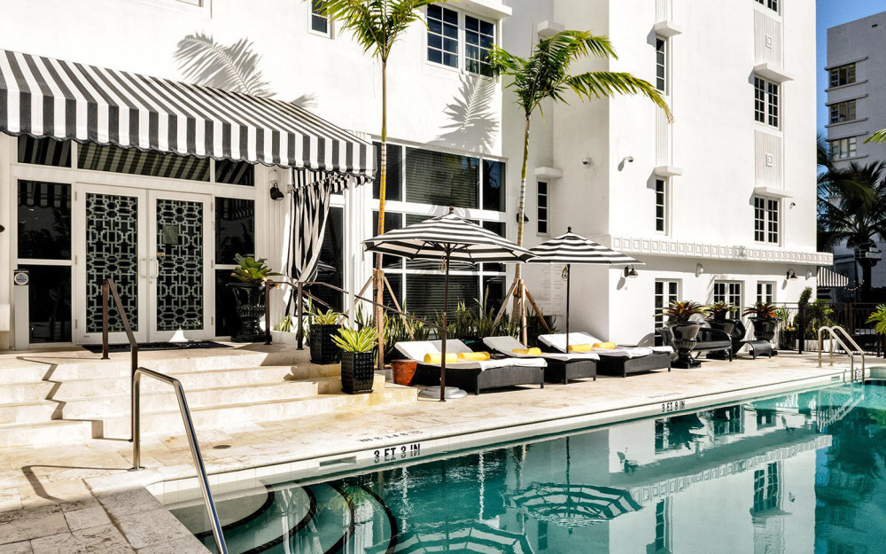 Hotel Croydon Pool