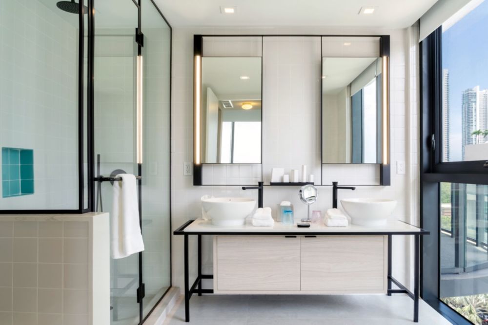 Hyde Corner Suite