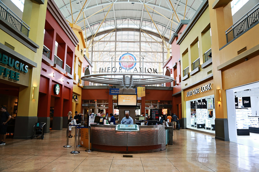 Visit the Information Booth located in Ramblas to get your Passport to Shopping and learn more about visitor amenities. Visit the Information Booth located in Ramblas to get your Passport to Shopping and learn more about visitor amenities.