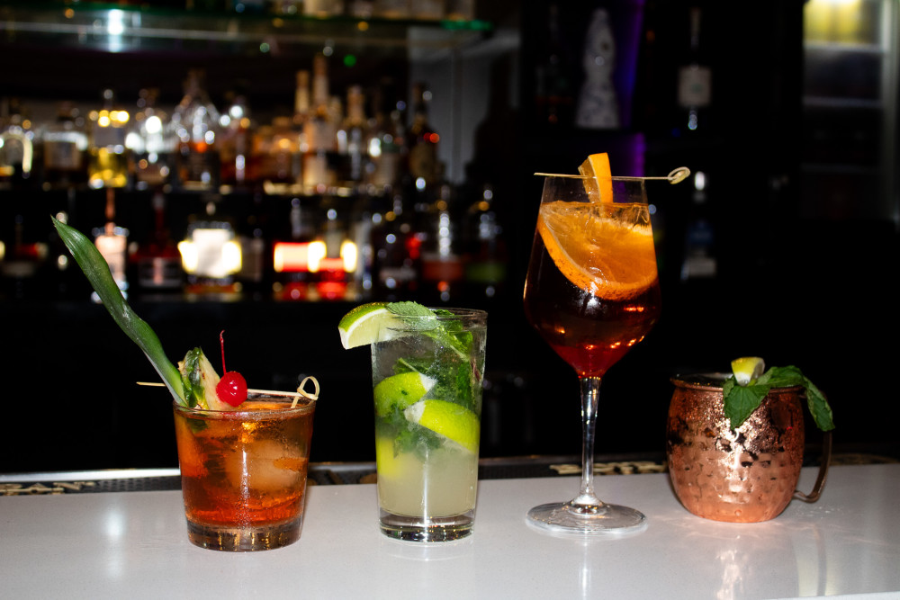 Cocktail preparati meticolosamente presso Le Mirage Lobby Lounge