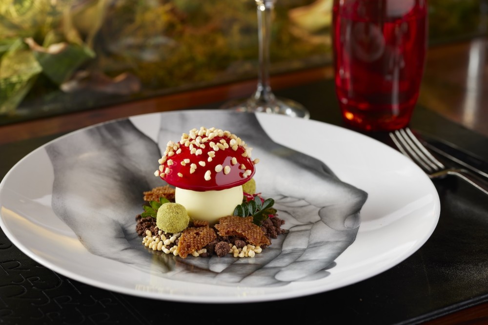 Black forest chocolate crémeux, cherries, kirsch chantilly (Antonio Cuellar Photography)