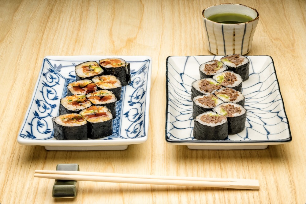 YOROKONI MAKI & IKIGAI MAKI