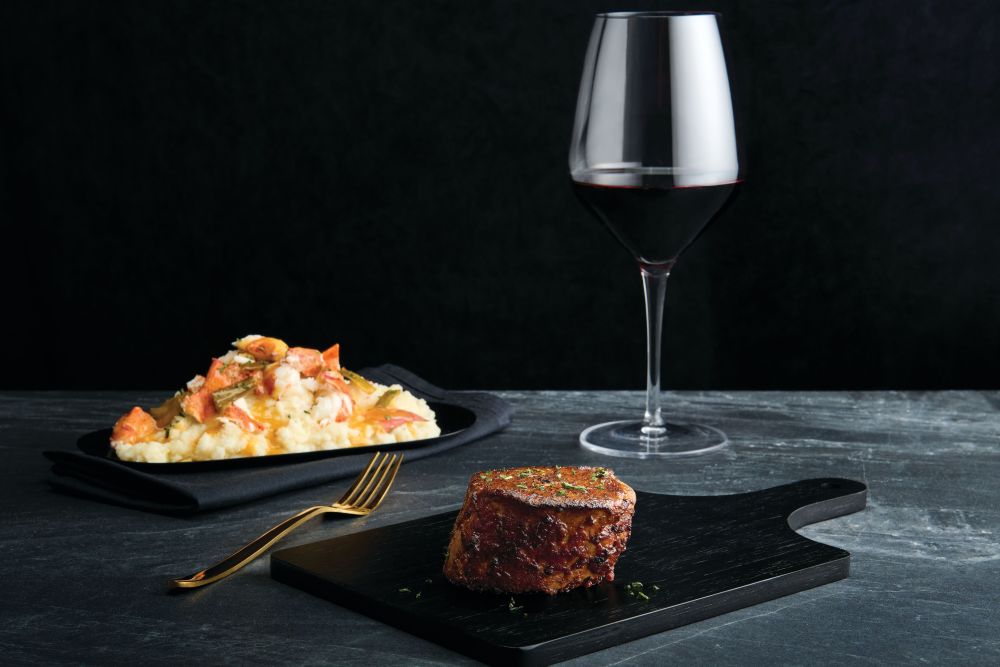 Purê de batata com filé mignon e lagosta