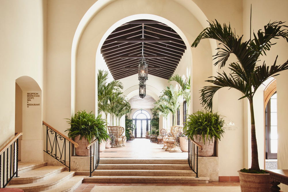 Entrance and Peacock Alley