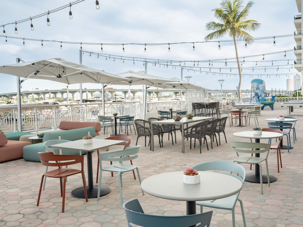 Bayfront dining is offered on our outdoor patio.