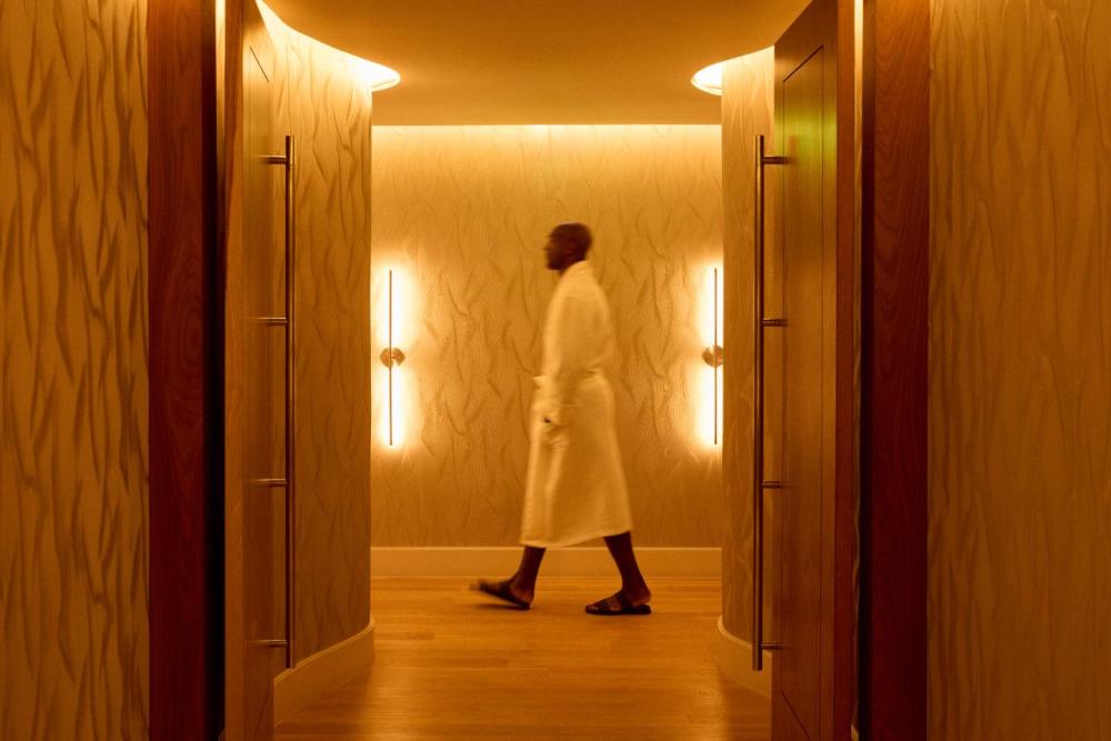 Spend the day experiencing a touchless therapy, rejuvenating facial, or pink salt stone massage.
