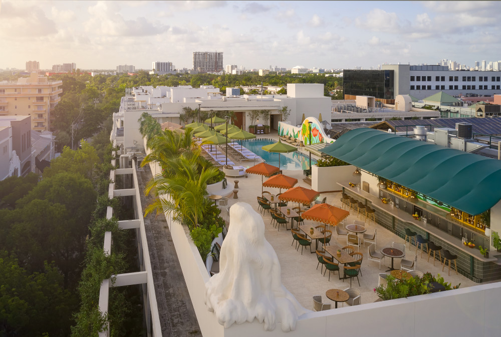 Find refuge in lush daybeds alongside the hotel’s exclusive rooftop pool with views of the bay and Coconut Grove’s dreamy skyscape.
