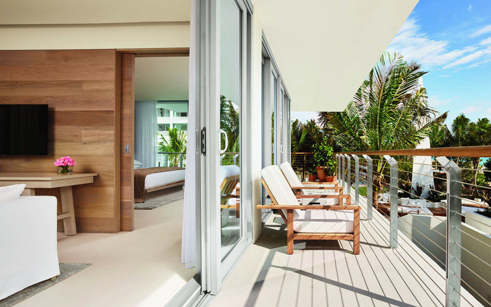Bungalow Oceanfront Suite