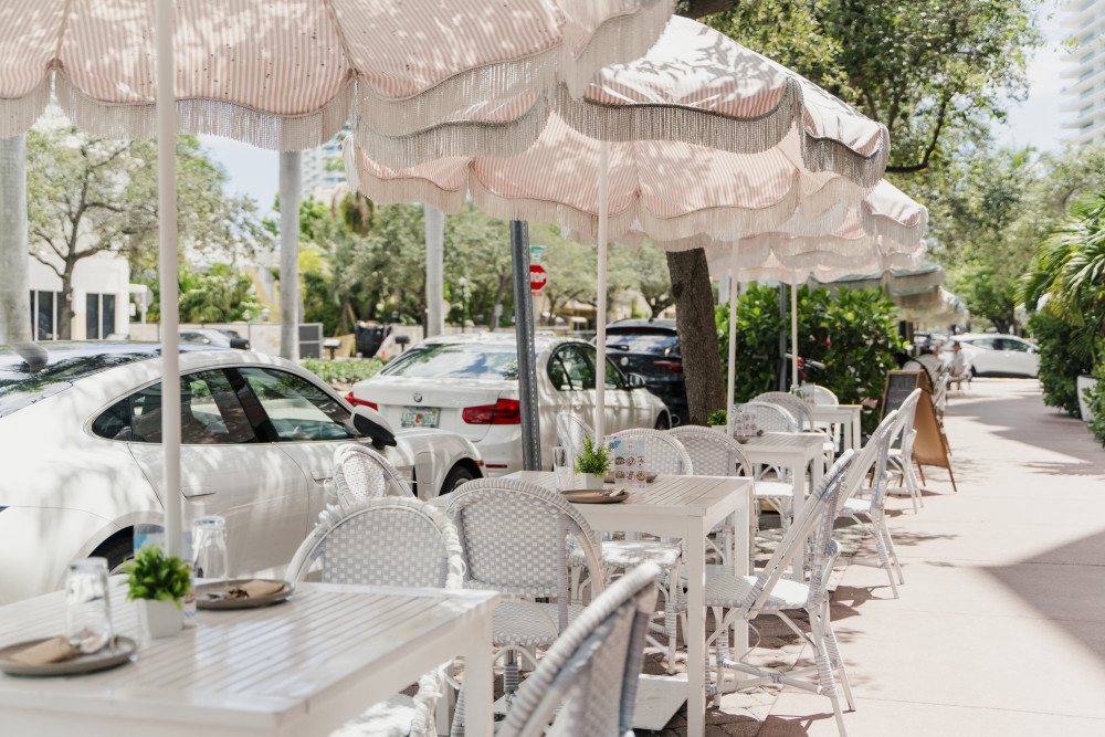 Outdoor seating in Miami Beach SoBe Vegan