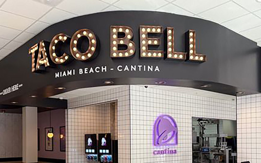 Miami Beach 酒馆内部