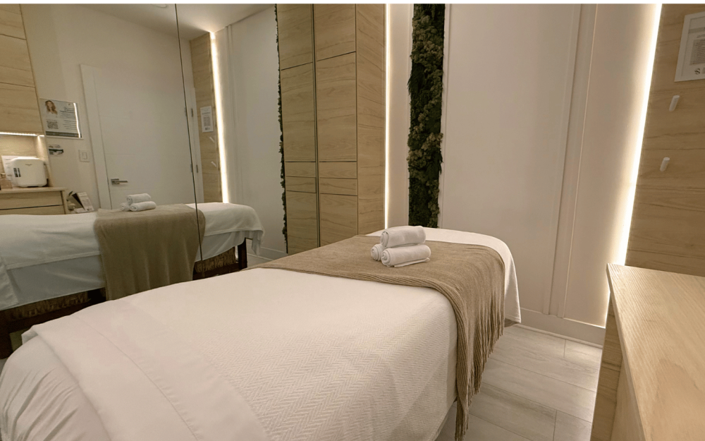 Comfort-focused treatment suite designed to elevate every step of your wellness and beauty journey