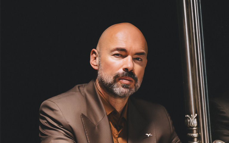Santiago Cruz photo