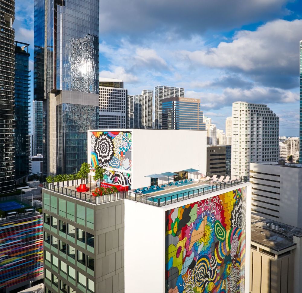 citizenM Miami Brickell 屋顶泳池和酒吧无人机拍摄