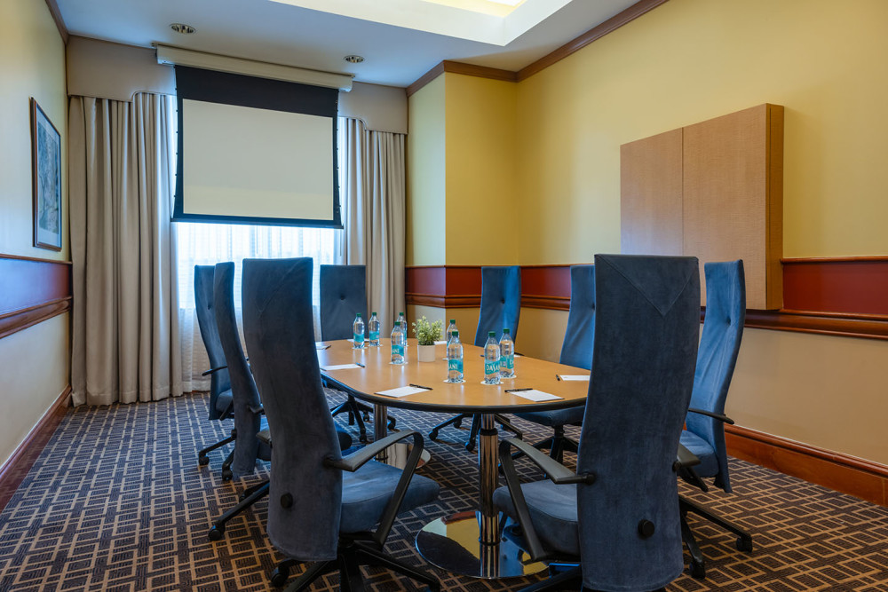 Our flexible meeting space provides ample room for all your needs.