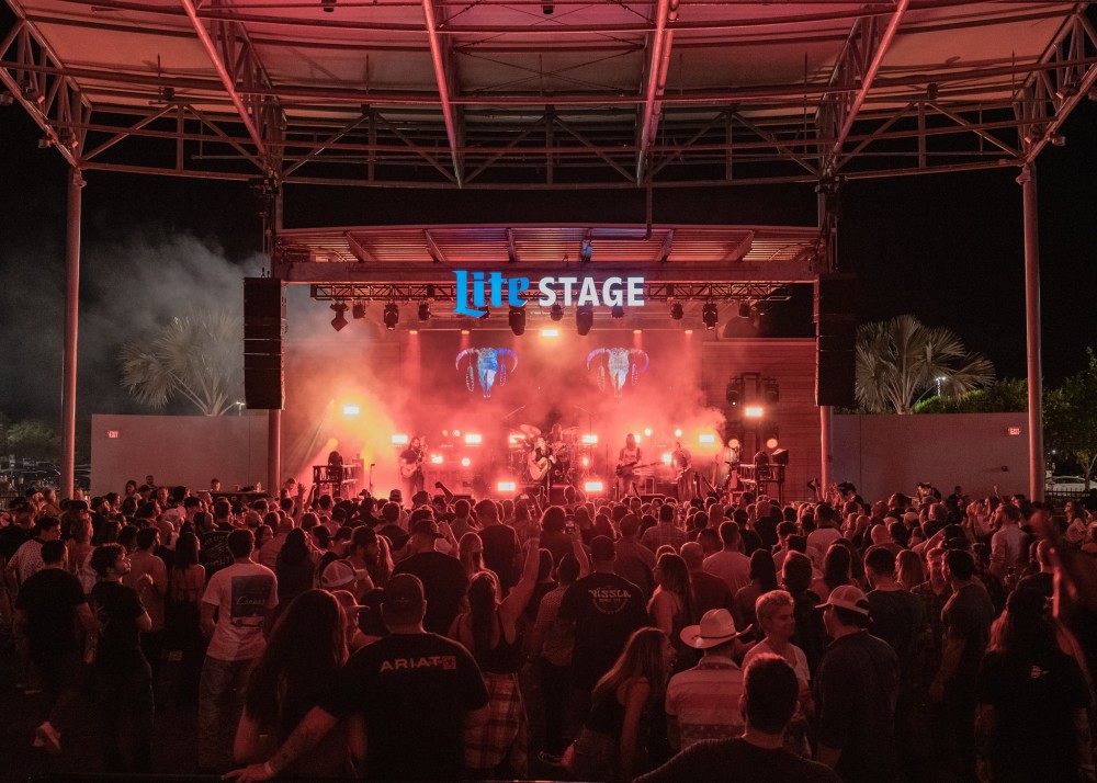 Vivo Outdoor Plaza