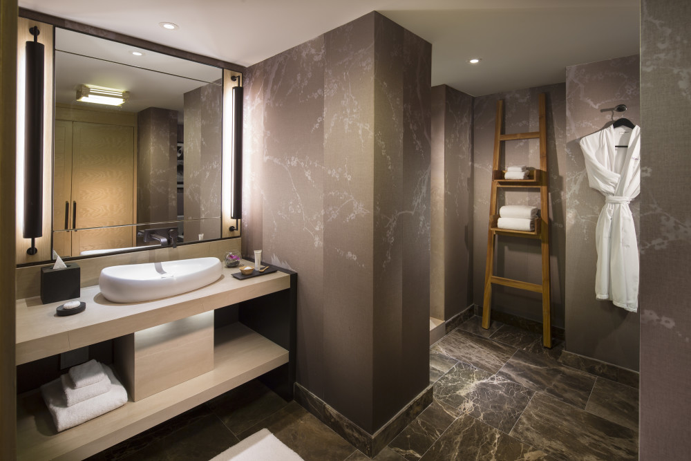 Junior Suite King Bay View Bathroom - Nobu Hotel Miami Beach
