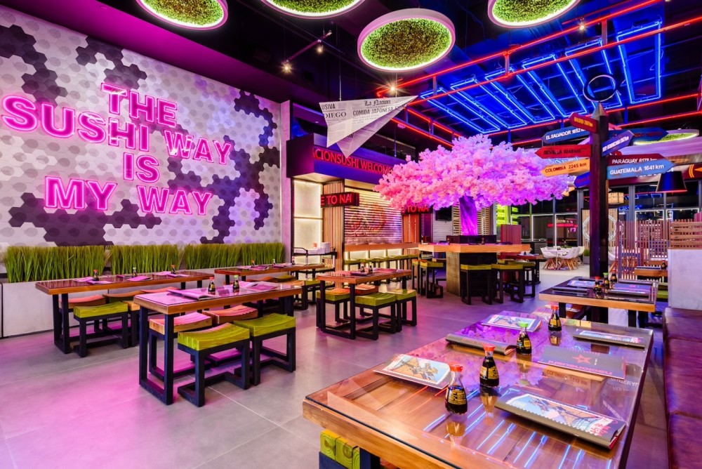 This is one of the most iconic landscapes of Nacionsushi. With the neon lightning, and the beautiful cherry blossom that makes part of our visuals.