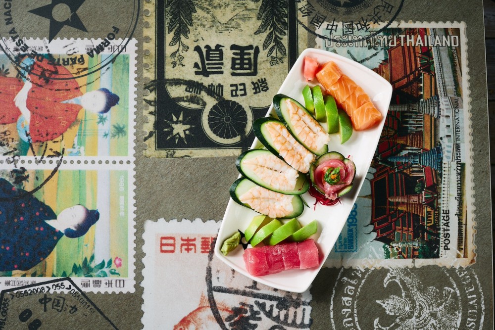 Tuna, fresh salmon, kani, shrimp.