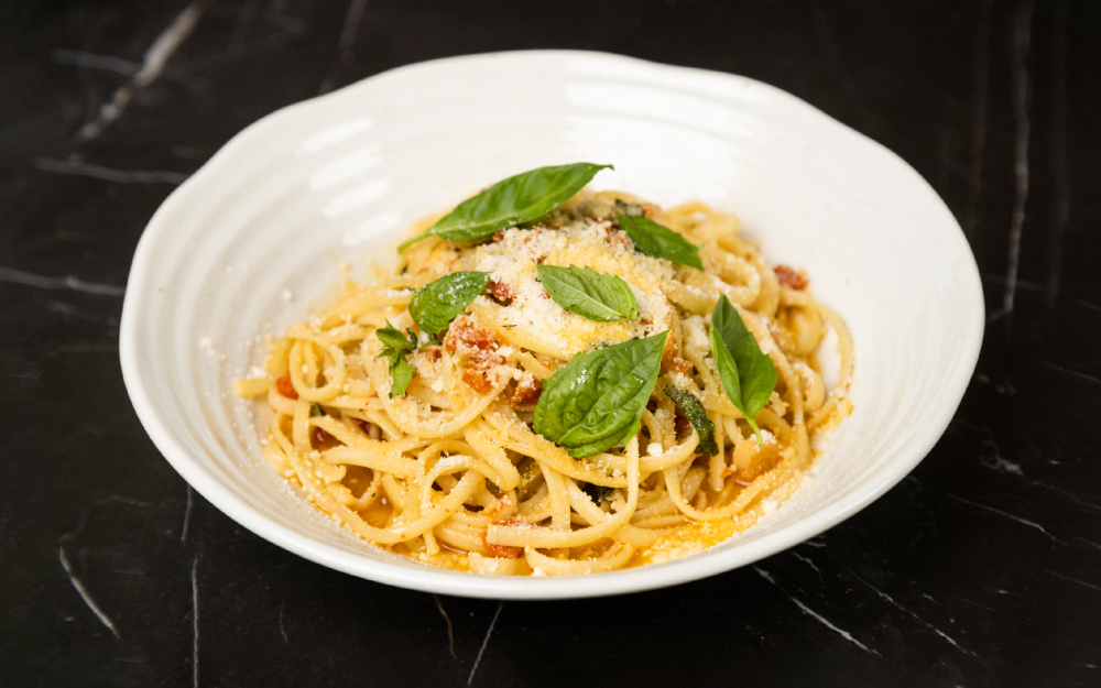 linguine, clams, parsley, garlic