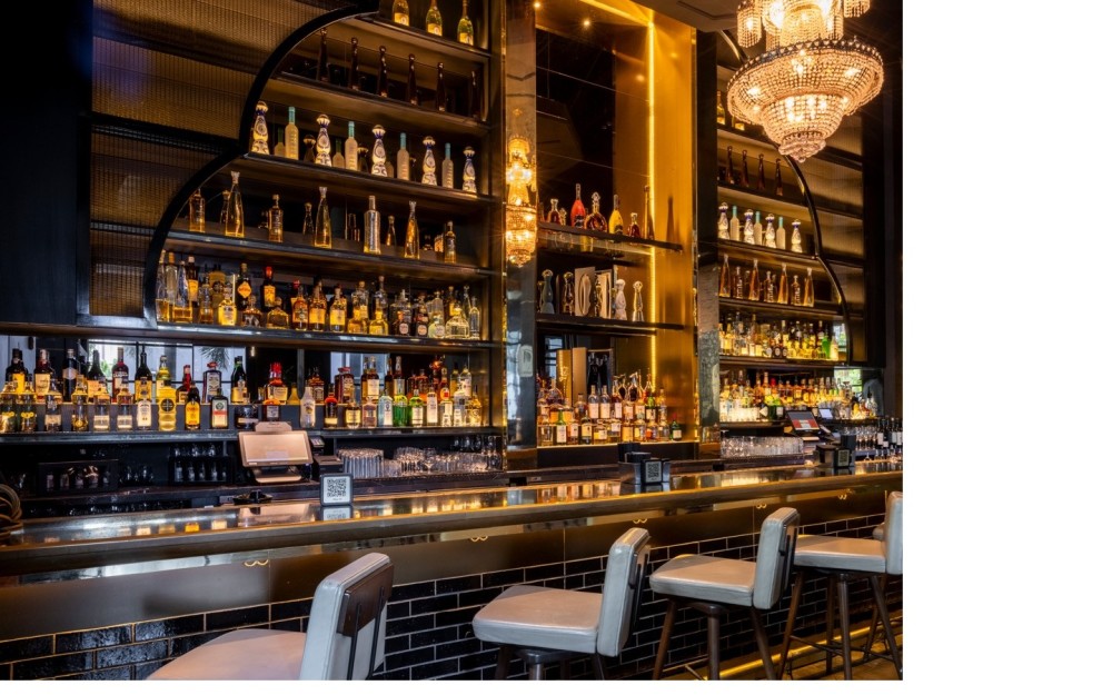 Nusr-Et Miami entrance bar