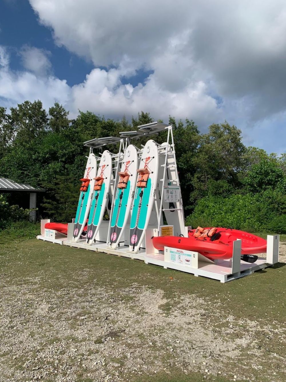 PADL’s innovative self-service paddleboard and kayak rentals in Miami. Enjoy easy app-based access to waterfront adventures.