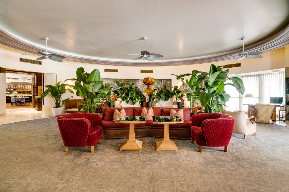 Lobby & Lounge