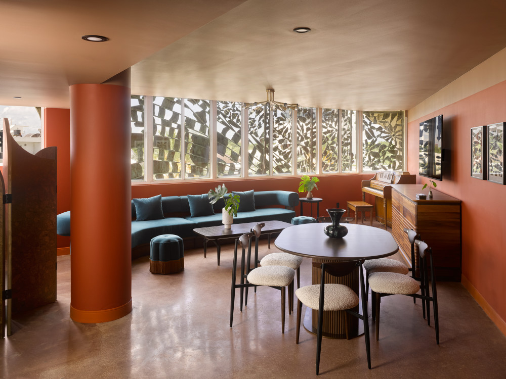 Enjoy the easy luxury of private pied-et-terre in our signature Penthouse Suite. Mix a cocktail at the wet bar, journal your Coconut Grove experience at the intimate study alcove, and take in the sites of the the vibrant city from the outdoor terrace.