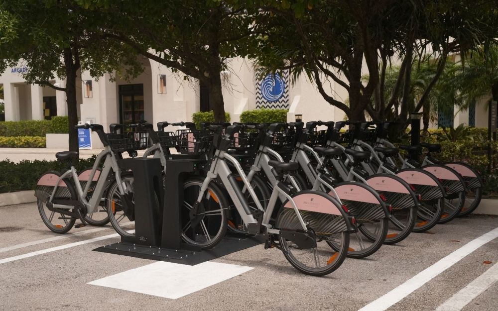 Explore the City of Aventura with complimentary 2 hour bicycle rentals included for you and a guest with your stay.