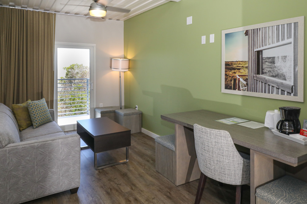 Lodge Livingroom (One-bedroom suite)