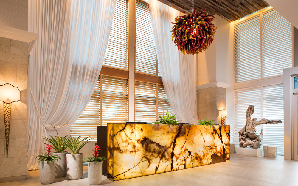 Experience Miami energy and oceanfront serenity right from your arrival in our modern lobby.