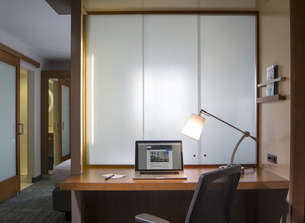 The perfect work area to work comfortably from your room.