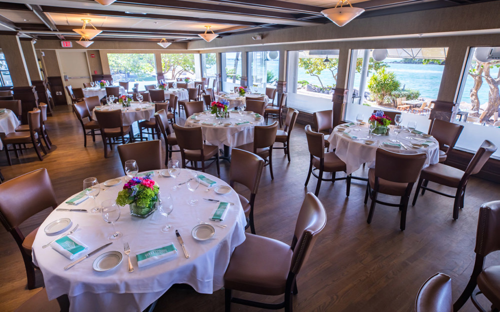 Smith & Wollensky dining area