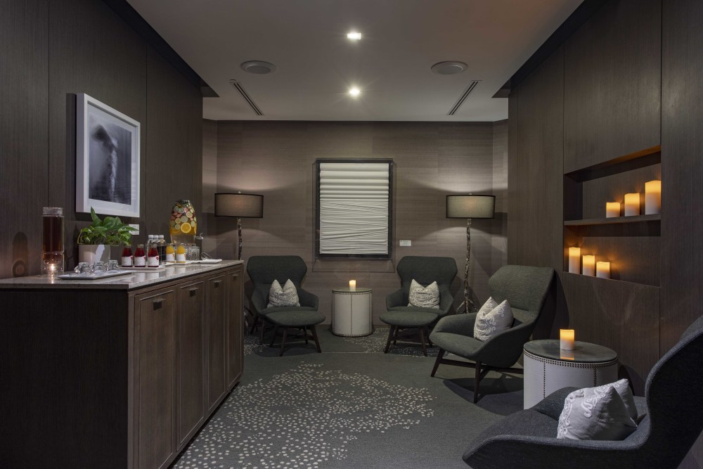Gentlemen´s Waiting Room
